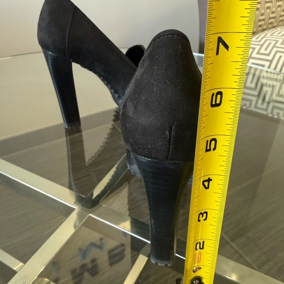 JLo Jennifer Lopez black suede platform high heels front gold chain size 6M - Picture 14 of 15